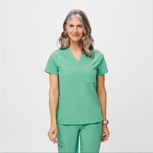 FIGS Scrub Top XS Women’s Surgical Green Catarina One Pocket Fionx